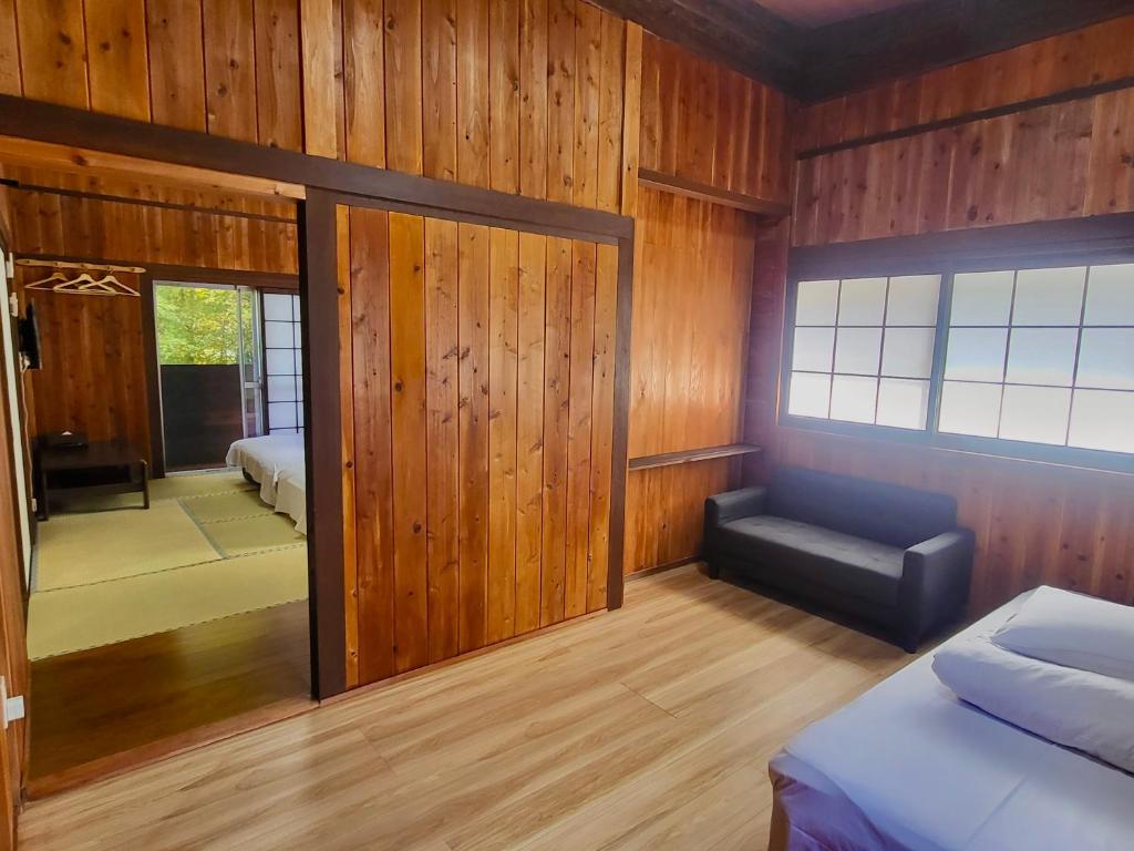 Een zitgedeelte bij 旅館 竹屋 Takeya