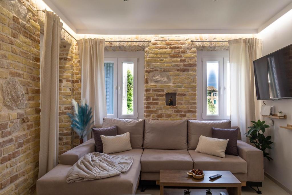 Castello Nuovo Suite by CorfuEscapes