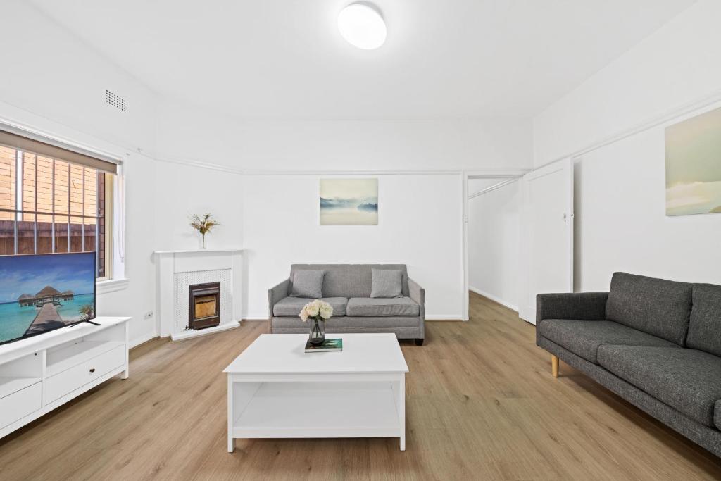 Burwood City Newly renovated 2 Bed 2 Bath Free Private Parking Big Apt, Sydney (updated prices 2024)