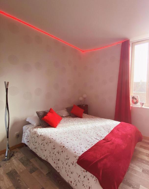 Chambres d’hôte au Chapeau Claque Cabaret - Tweepersoonskamer Met Eigen Badkamer