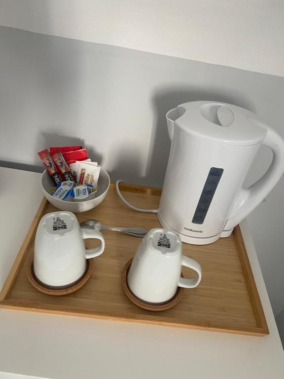 Příslušenství pro přípravu čaje a kávy v ubytování Castle View Rooms