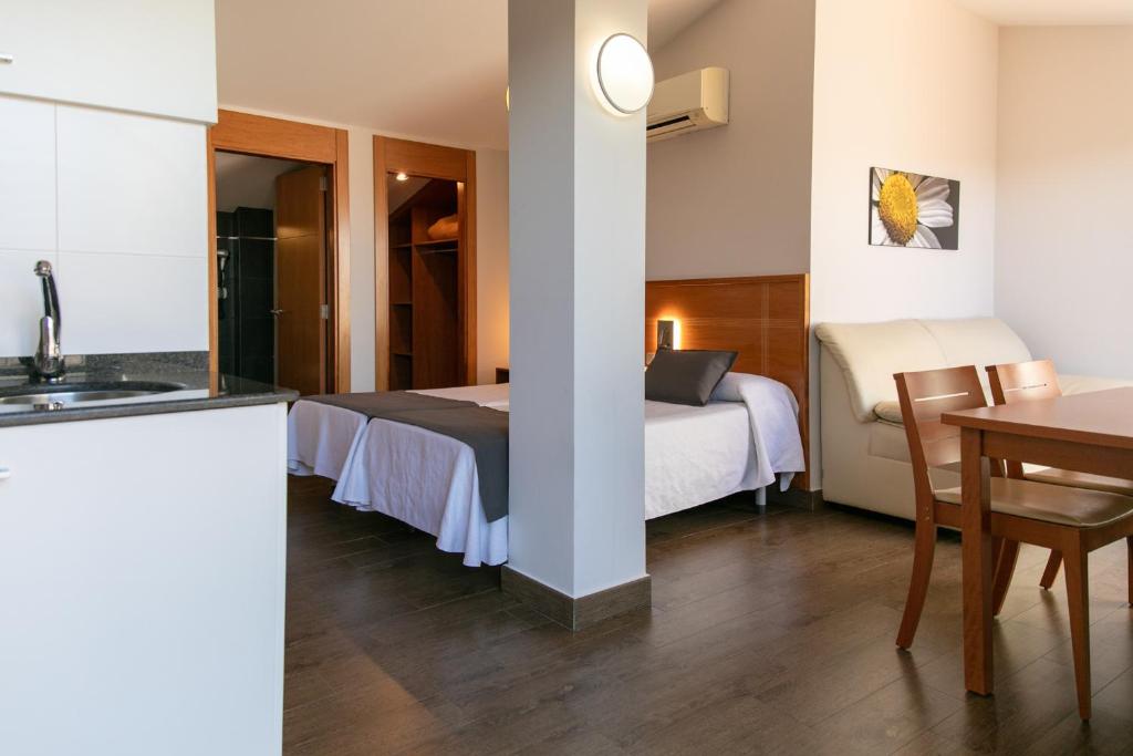Kuchyňa alebo kuchynka v ubytovaní Aparthotel Cal Marçal