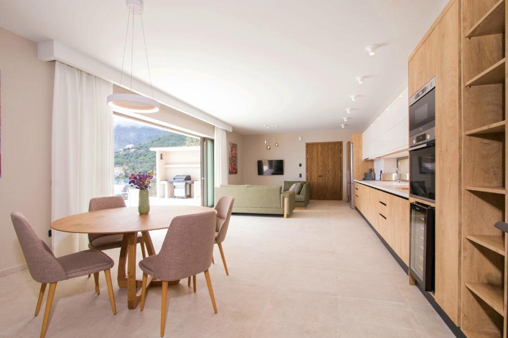 A television and/or entertainment centre at Villa Ble