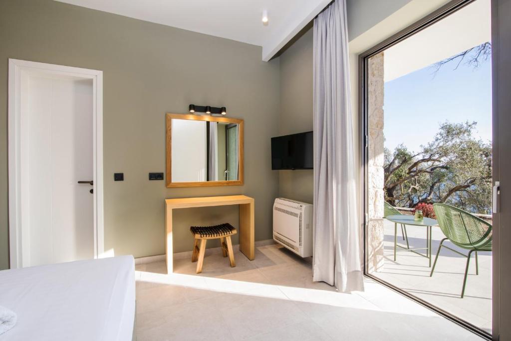 A television and/or entertainment centre at Villa Ble