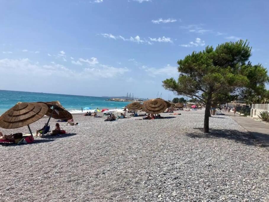 Fotografia z galérie ubytovania Superbe deux pièces avec piscine et parc v destinácii Villeneuve-Loubet