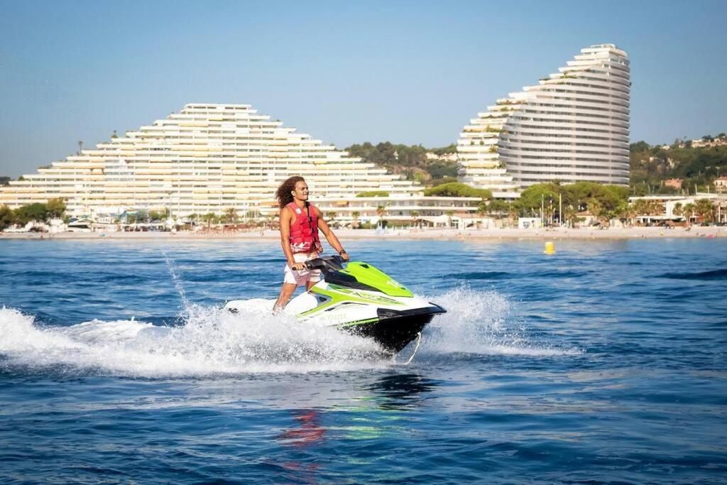 Fotografia z galérie ubytovania Superbe deux pièces avec piscine et parc v destinácii Villeneuve-Loubet