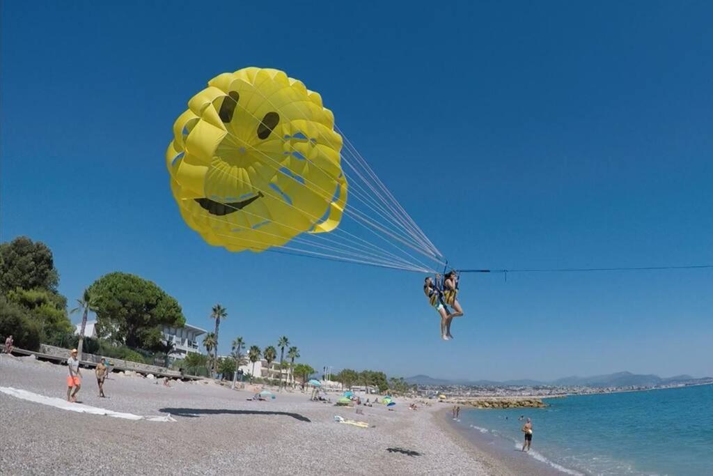 Fotografia z galérie ubytovania Superbe deux pièces avec piscine et parc v destinácii Villeneuve-Loubet