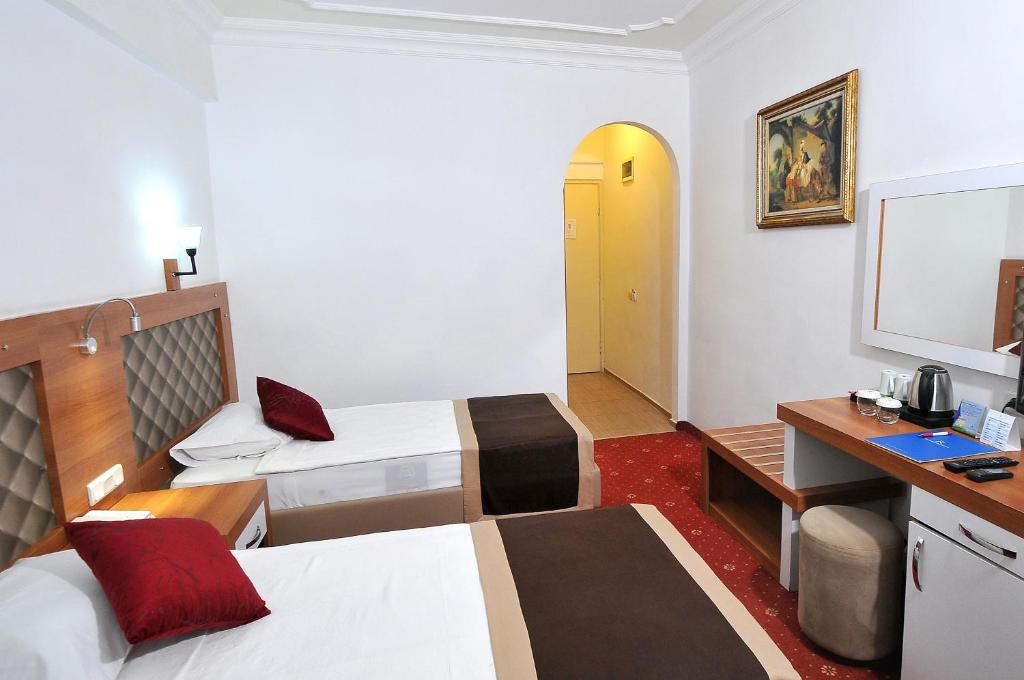 Ramira Beach Hotel - All Inclusive - Économie Triple Salle