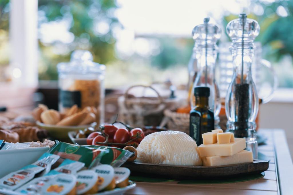 Jedlo v ubytovaní bed & breakfast alebo blízkom okolí