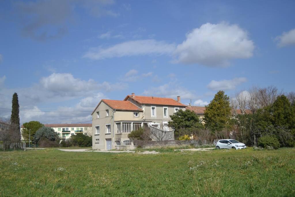 Fotografia z galérie ubytovania Villa, 4 chambres, jardin, Barbecue v destinácii Orange