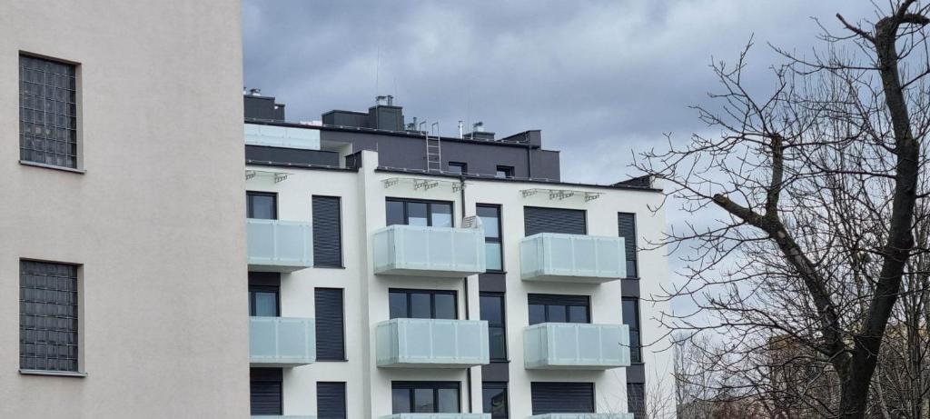 Το κτήριο όπου στεγάζεται  το διαμέρισμα