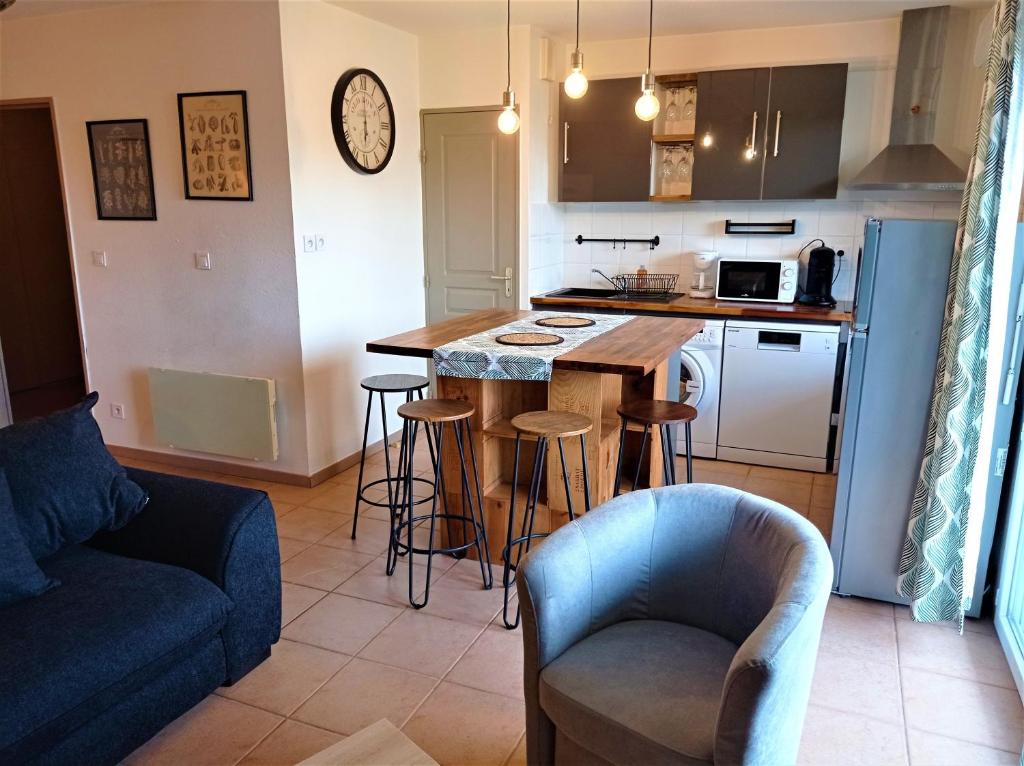 Appartement proche Cité médiévale et centre ville - Parking privé - Apartamento De Dos Dormitorios