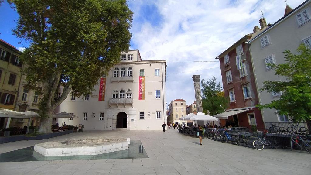 Budova, v ktorej sa apartmán nachádza