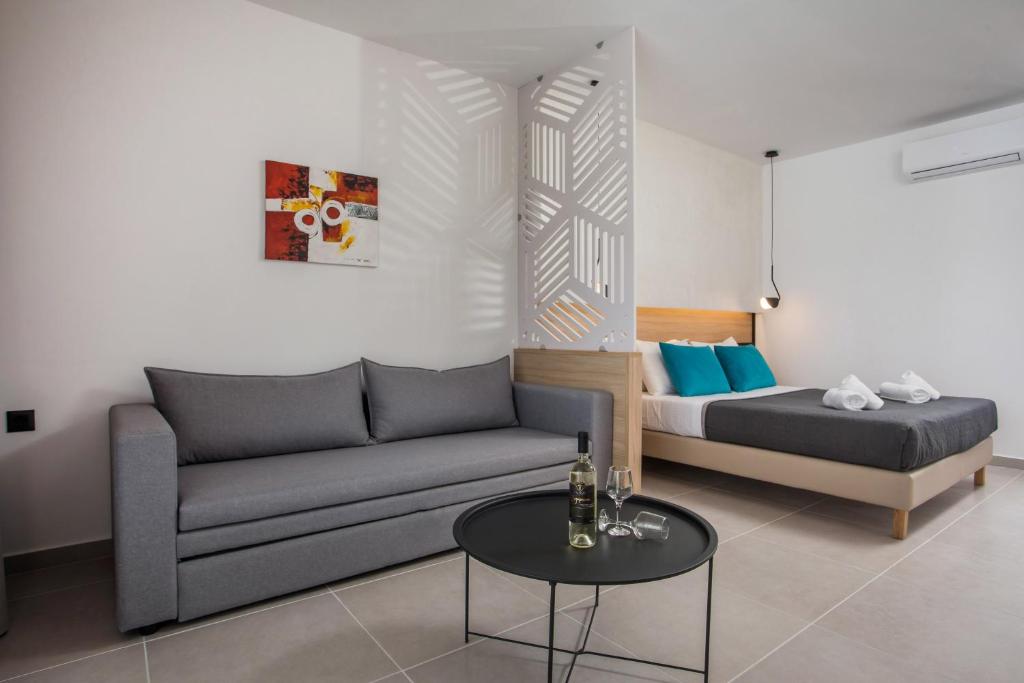 Zoes Hotel & Suites - 4