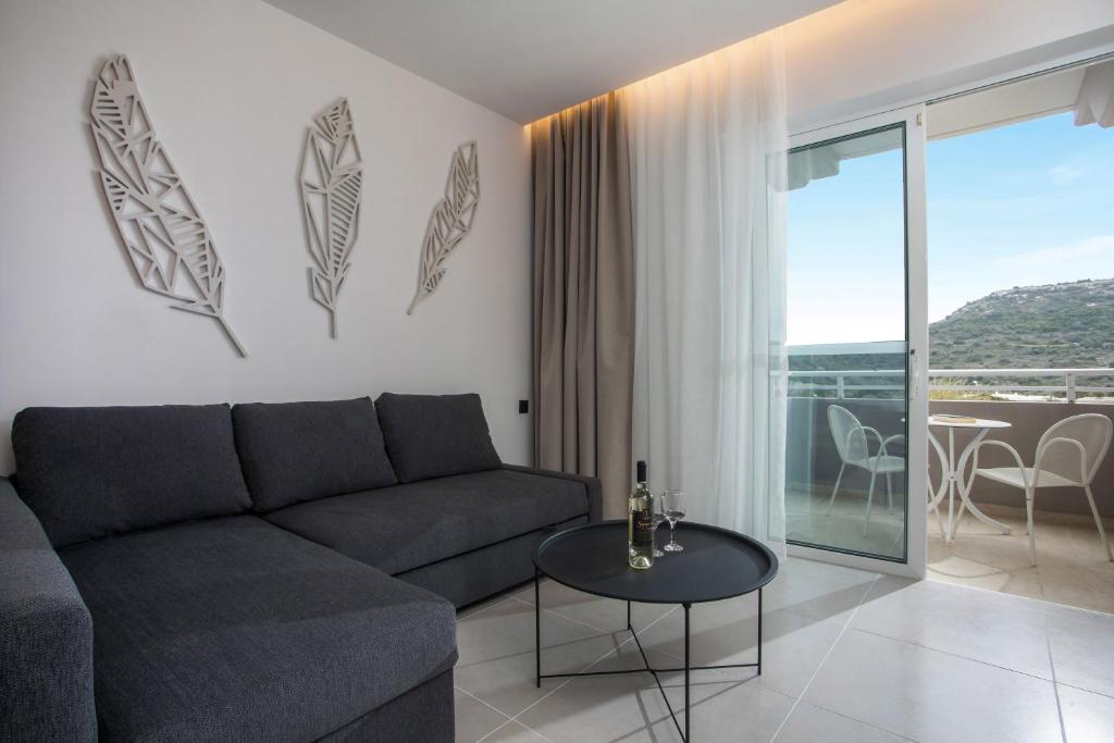 Zoes Hotel & Suites - 13