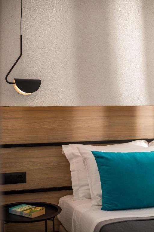 Zoes Hotel & Suites - 5