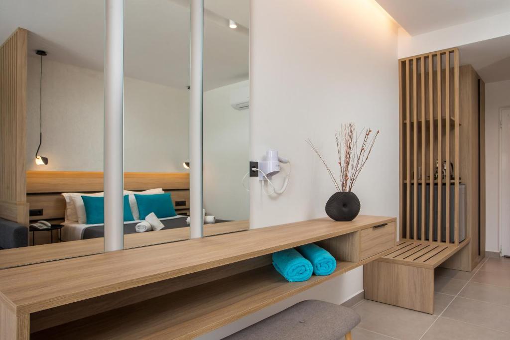 Zoes Hotel & Suites - 10