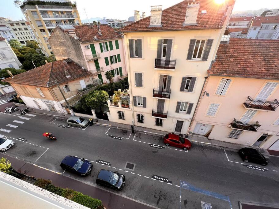 Fotografia z galérie ubytovania Charmant appartement neuf proche Centre. v Cannes
