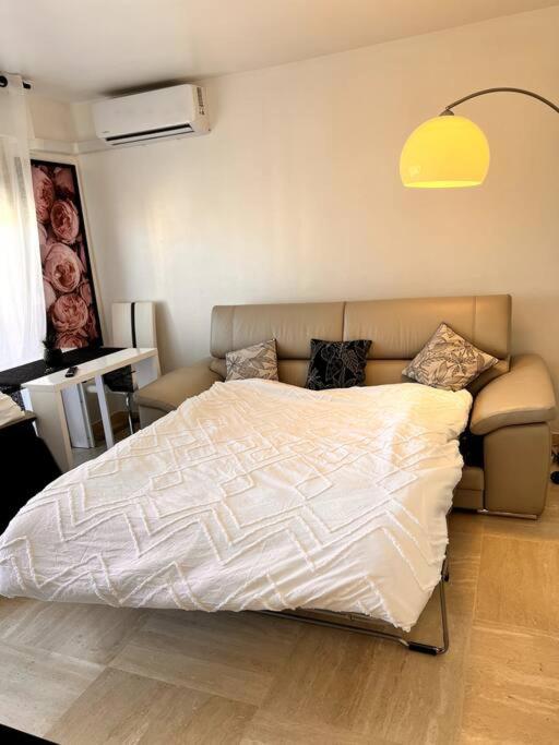 Fotografia z galérie ubytovania Charmant appartement neuf proche Centre. v Cannes