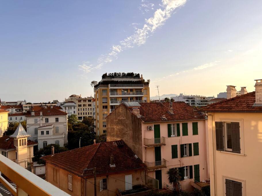 Fotografia z galérie ubytovania Charmant appartement neuf proche Centre. v Cannes