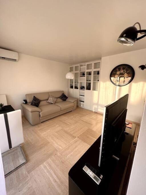 Fotografia z galérie ubytovania Charmant appartement neuf proche Centre. v Cannes
