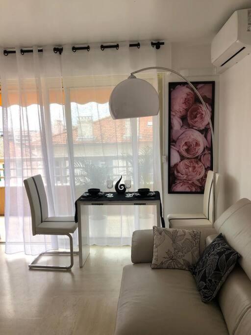 Fotografia z galérie ubytovania Charmant appartement neuf proche Centre. v Cannes