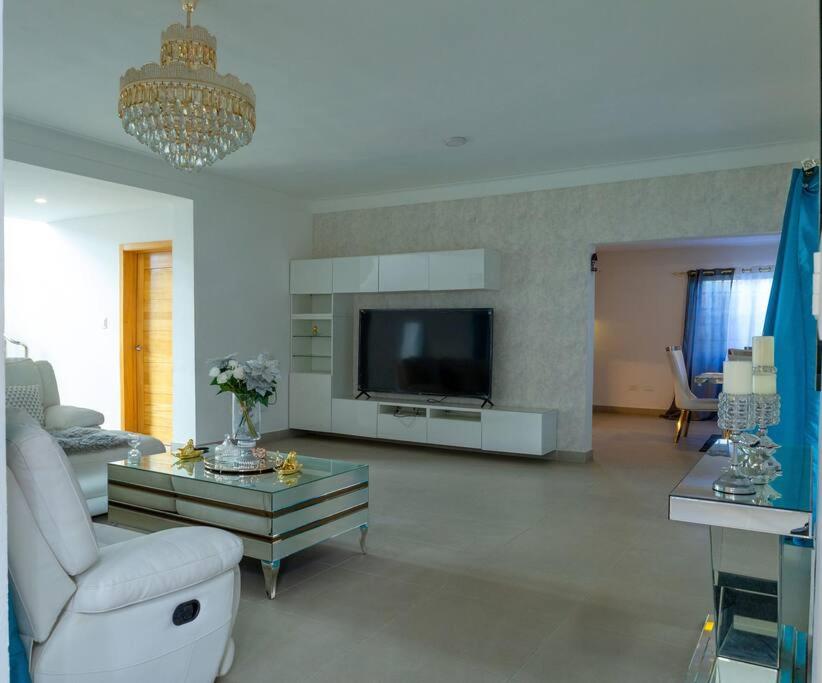 Luxury, Classy Private House In Santo Domingo, Juan López Updated