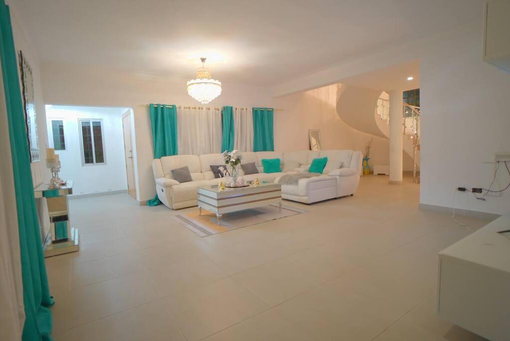 Luxury, Classy Private House In Santo Domingo, Juan López (precios