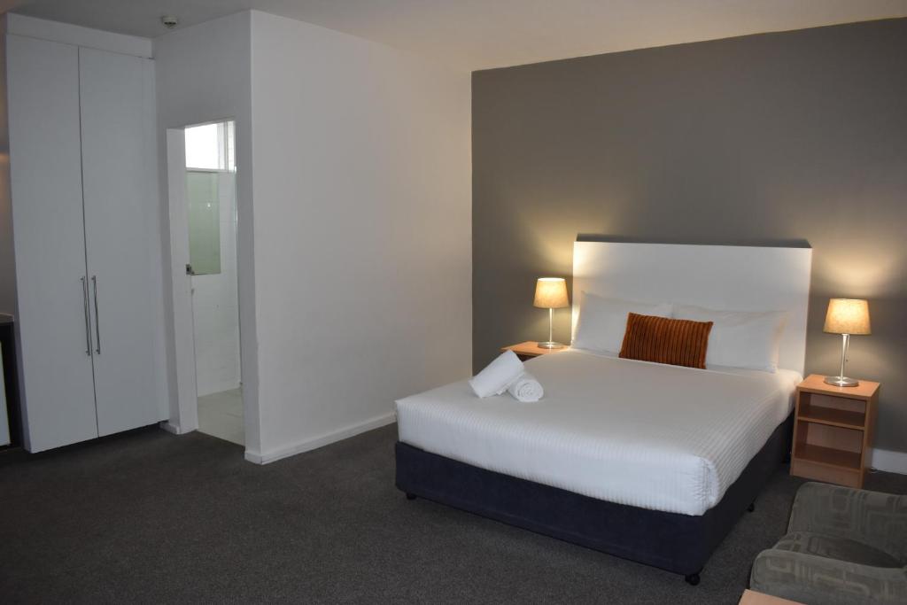 Cosmopolitan Hotel and Apartments - Resim 35