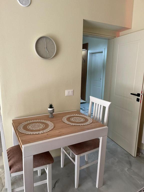 ThePlaceForYou Central Apt - Image 3