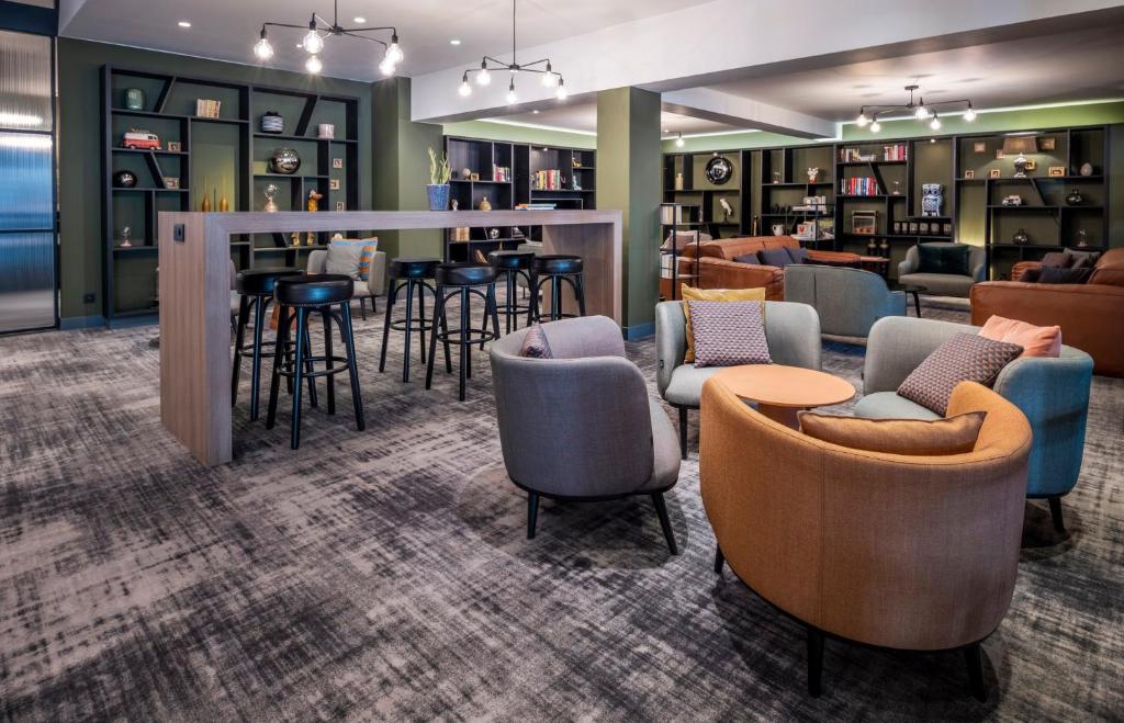 Posezení v ubytování Holiday Inn Hotel Brussels Airport by IHG