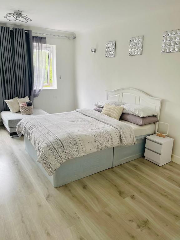 Luxury terraced house in Thamesmead, Thamesmead Updated 2023 Prices