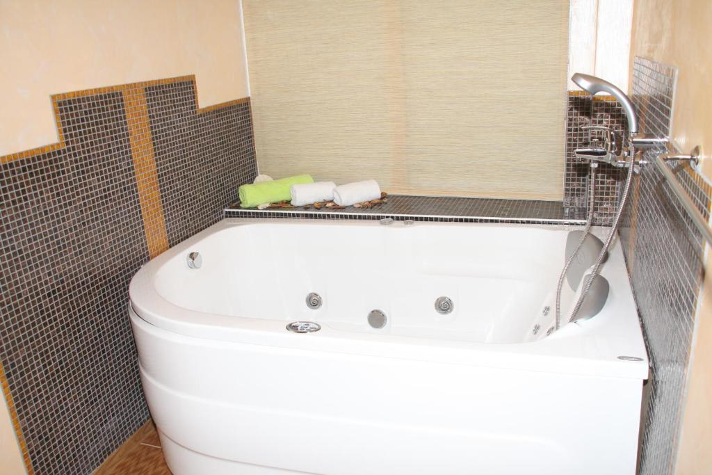 Kép Aparthotel Marina Holiday Club - All Inclusive & Free Parking szállásáról Pomoriében a galériában