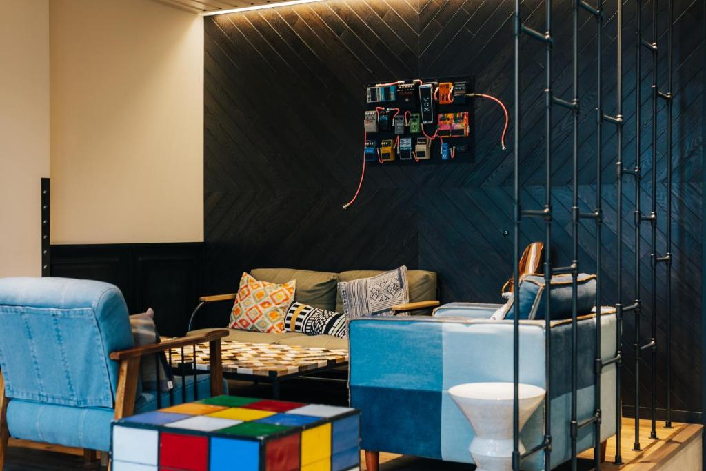Posezení v ubytování Moxy Osaka Umeda