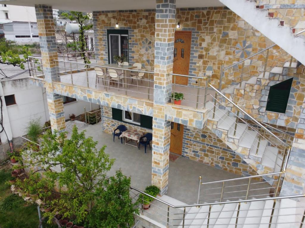 Vila Priftani