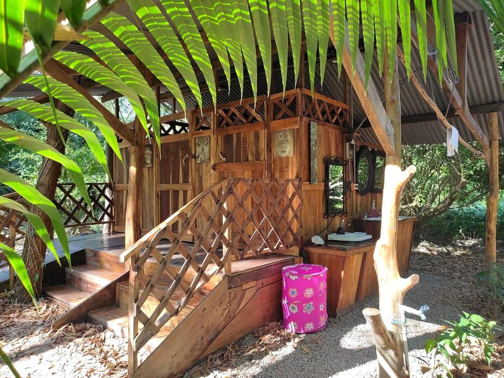 Zahrada ubytování Fully Furnished FAMILY JUNGLE TENT, Latino Glamping Paquera