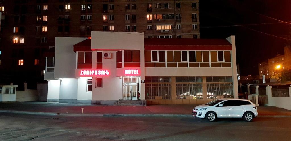 Budova, kde se hotel nachází