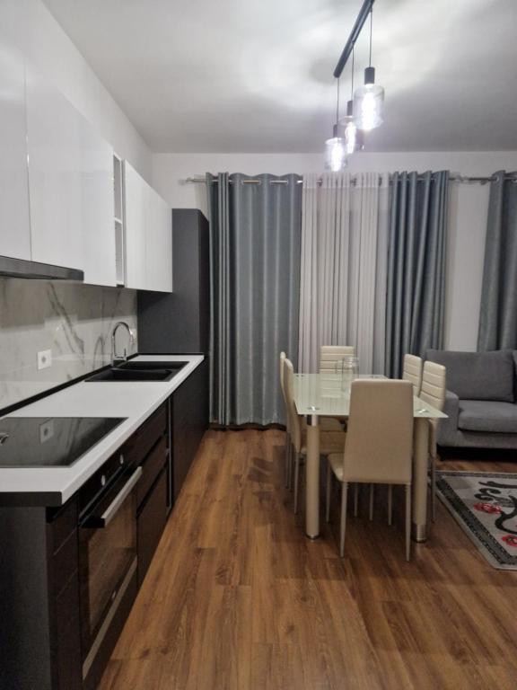 Luxury Rent Apartment 10 - Image 9