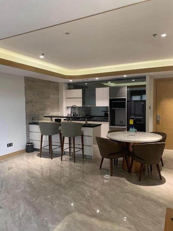Kuchyň nebo kuchyňský kout v ubytování One Euphoria Luxe Hotel