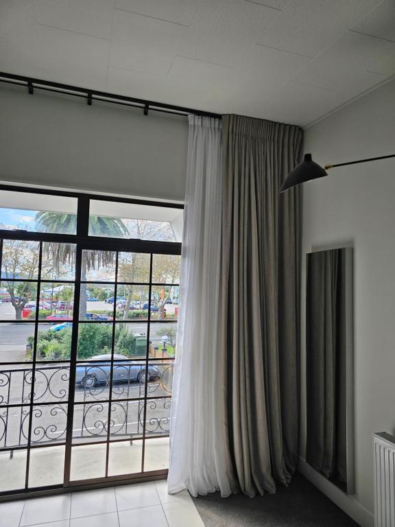 The Avenue - Resim 35