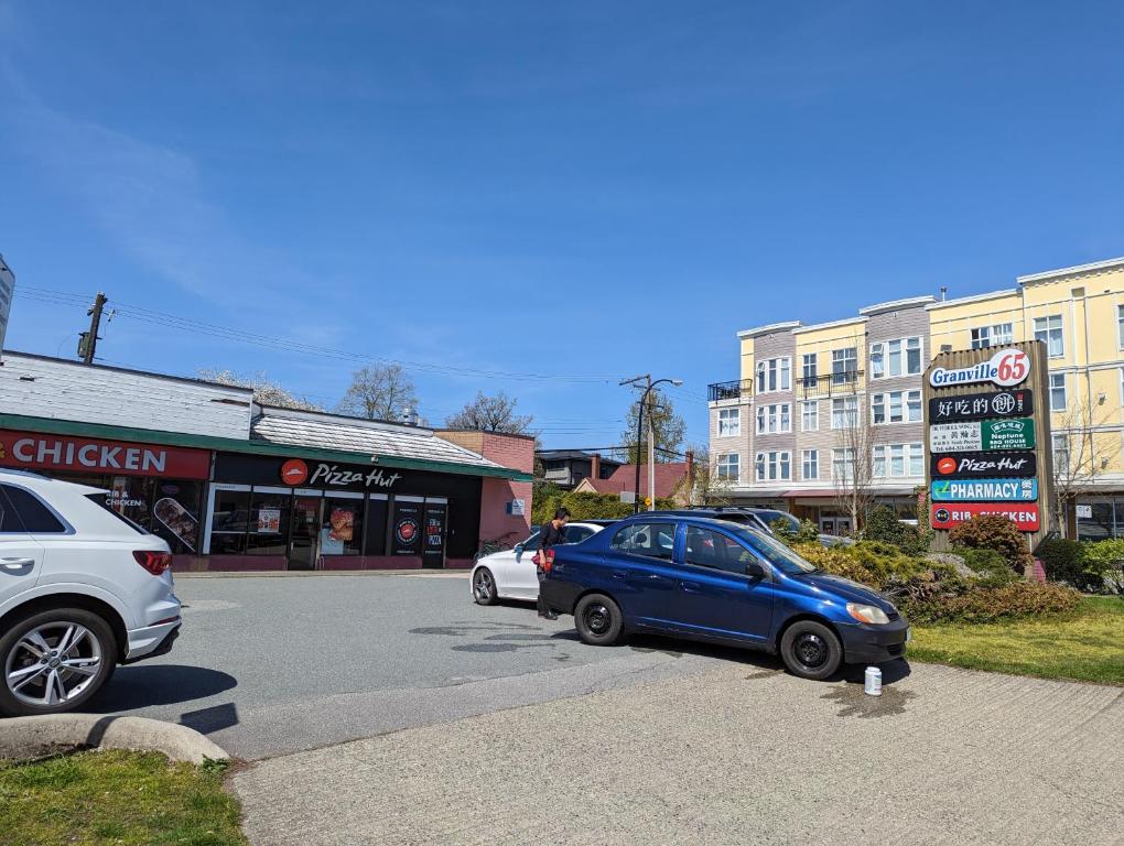 Nice home away at Vancouver near YVR photo