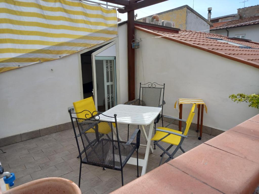 Balkon lub taras w obiekcie "La Casita", 2 Floors Apartment, Private Parking 1 car OR 2 Bikes, Air-Cond and Terrace