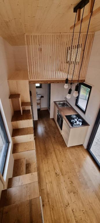 Kuchyň nebo kuchyňský kout v ubytování Camping Les Granges Bas - Tiny House - Lodges - Mobilhomes