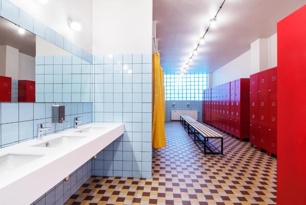 Koupelna v ubytování Fabrika Hostel & Suites
