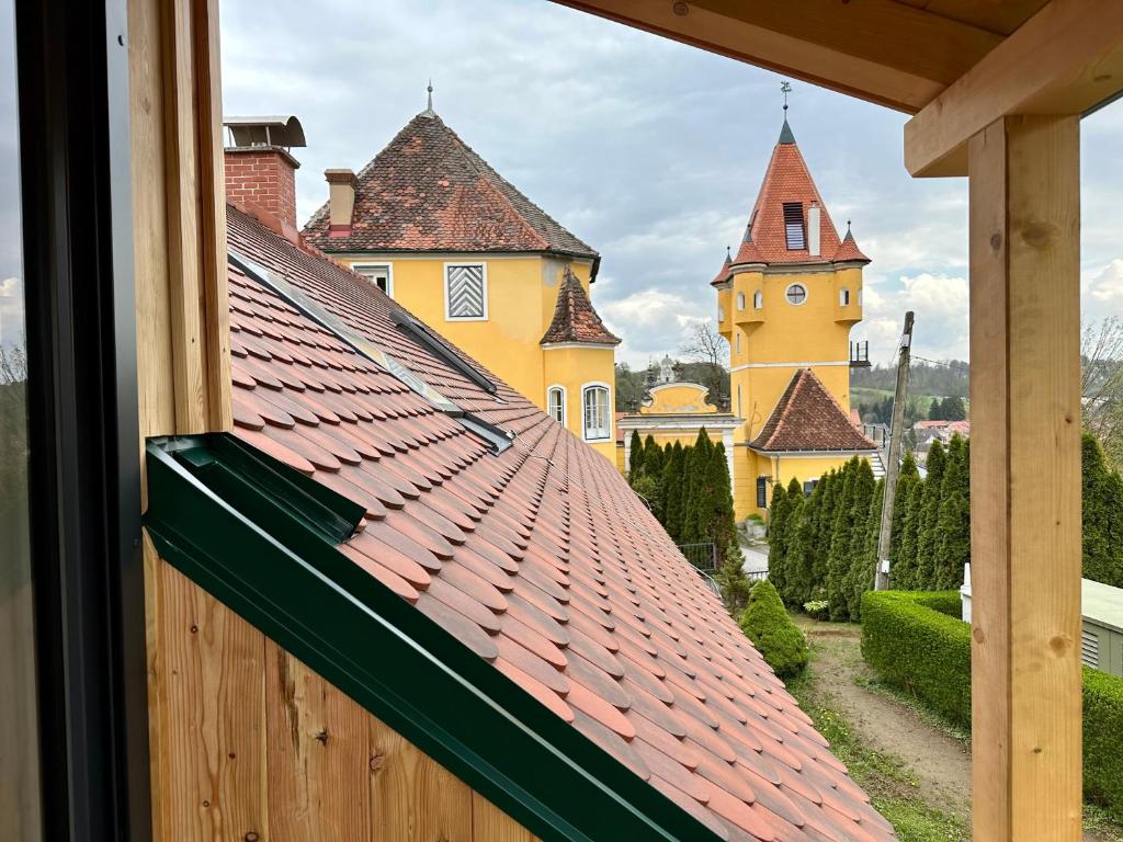 Aed väljaspool majutusasutust Georgi Schloss - Boutique Hotel