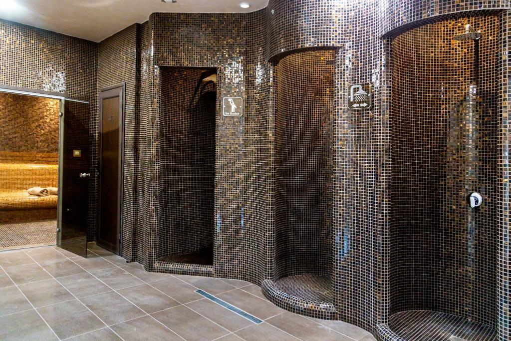 A bathroom at Onyx Beach Residence - Free Parking & Beach Access