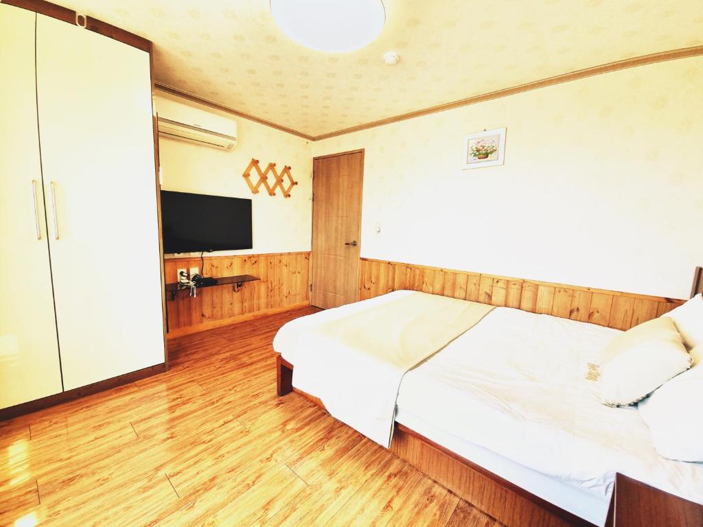 Galeriebild der Unterkunft Jungmun Haesung Parktel in Seogwipo