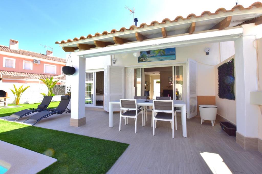 Fotografie z fotogalerie ubytování MAR DE CRISTAL CHALET v destinaci Mar de Cristal