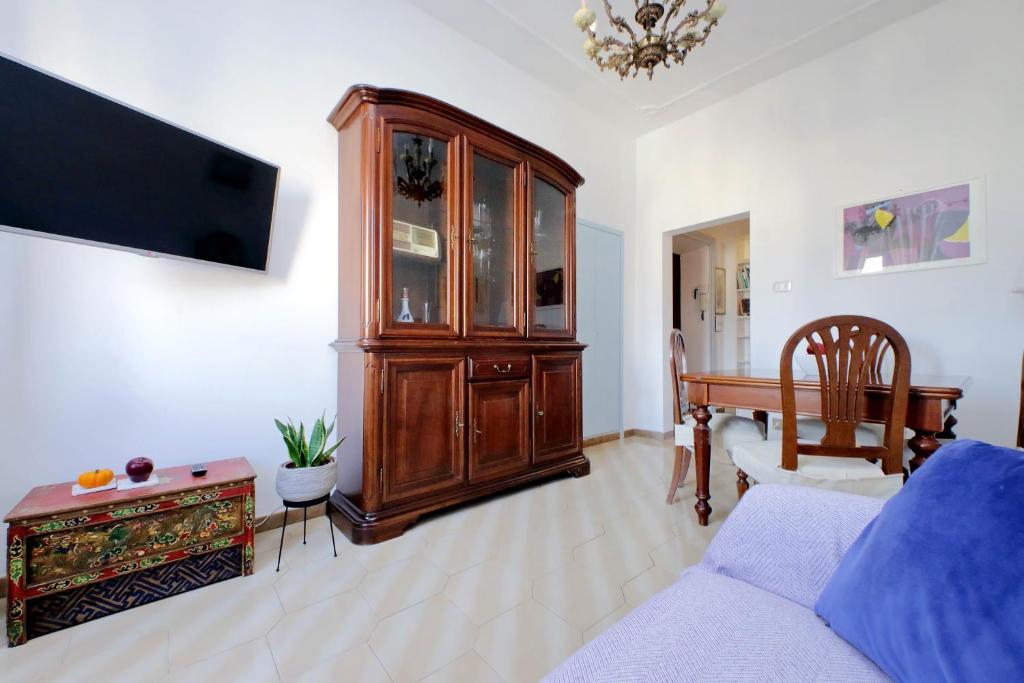 Telewizja i/lub zestaw kina domowego w obiekcie Casa Rossi Roma