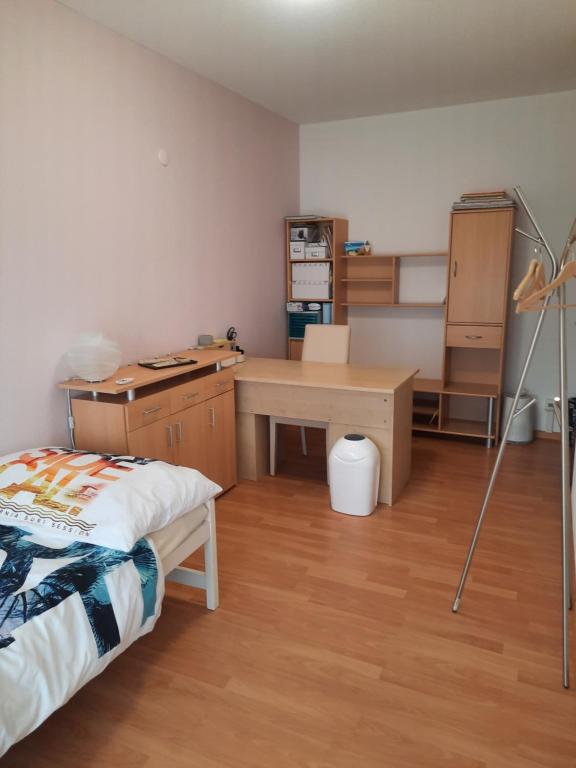 Postel nebo postele na pokoji v ubytování Camera privata con balcone